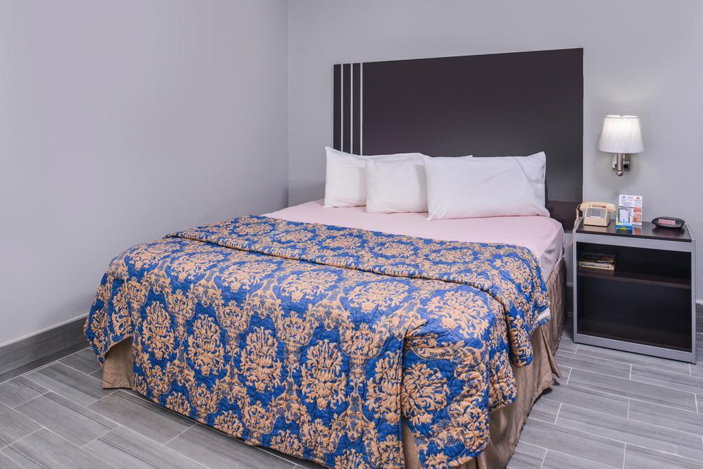 Express Weslaco/mercedes Hotel
